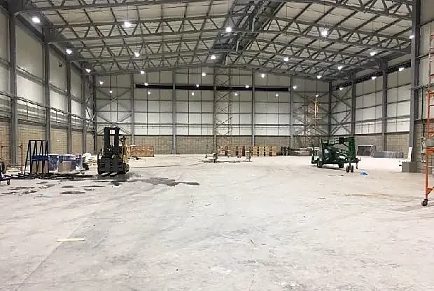 Nave industrial en construcción